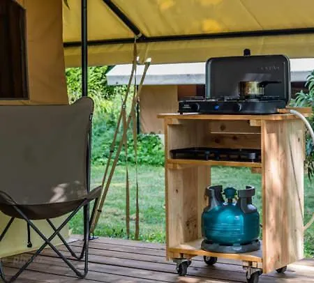 Onlycamp Les Petites Roches Camping *