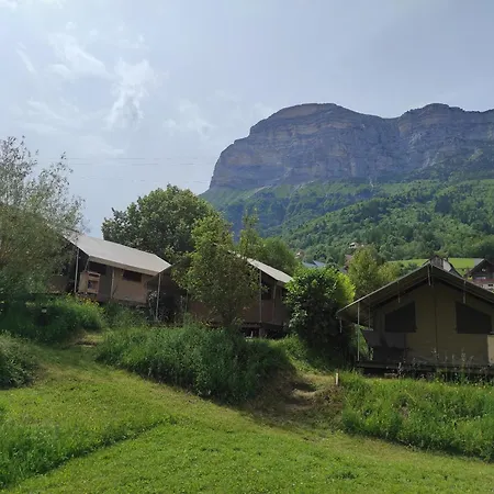 مكان تخييم Onlycamp Les Petites Roches *